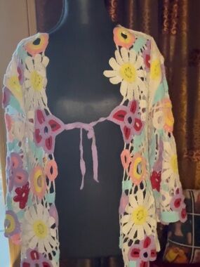 Crochet Cardigan  daisy accents Looks  great over any tank top